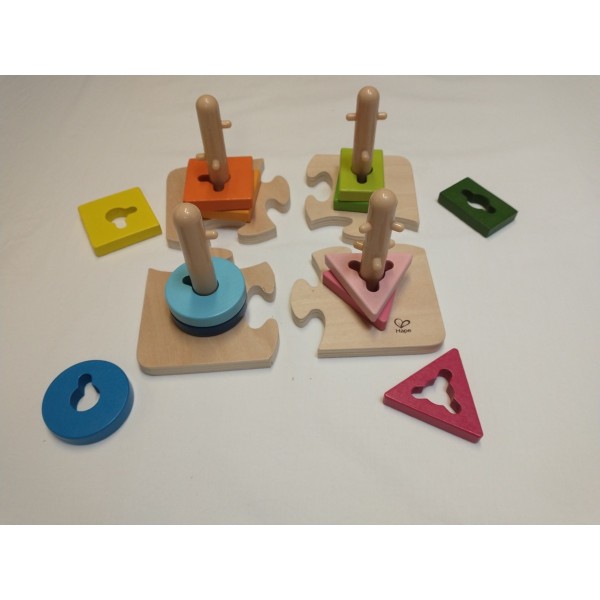 Hape E0411 - Stapelpyramide * Holz Spielzeug Puzzle Motorikturm